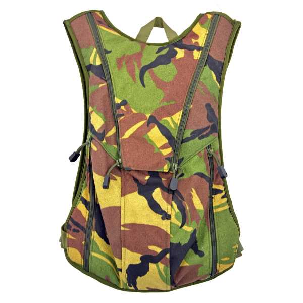 Trinkrucksack, (NL) ´Camelbak´ DPM-camo o. Trinkblase gebr.